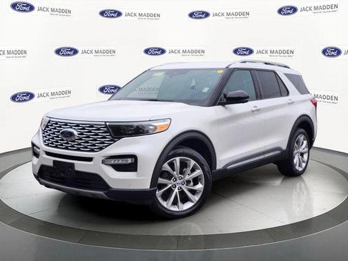 White Metallic 2023 Ford Explorer Platinum