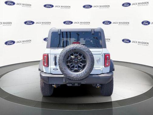 Oxford White 2026 Ford Bronco Badlands