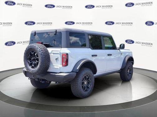 Oxford White 2026 Ford Bronco Badlands