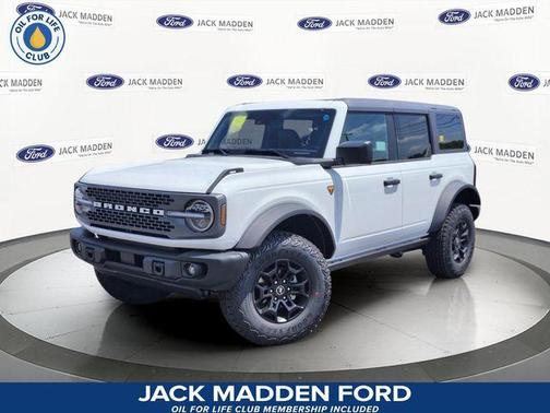Oxford White 2026 Ford Bronco Badlands