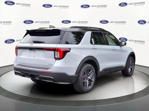 White Metallic 2026 Ford Explorer ST-Line
