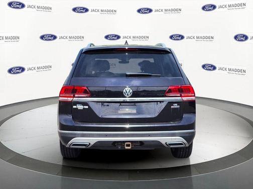 Deep Black Pearl Effect 2019 Volkswagen Atlas 3.6L SEL