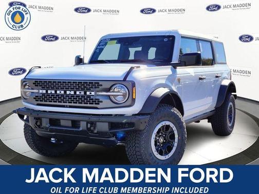 Oxford White 2025 Ford Bronco Badlands