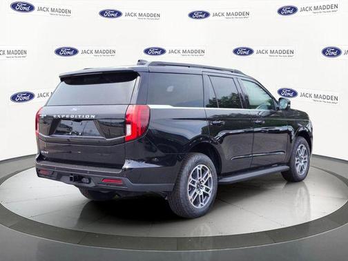 Agate Black Metallic 2026 Ford Expedition Active