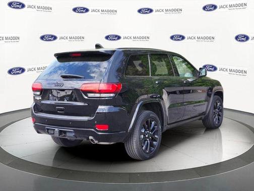 Diamond Black 2021 Jeep Grand Cherokee Laredo X
