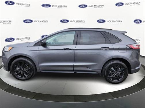 2022 Ford Edge SE