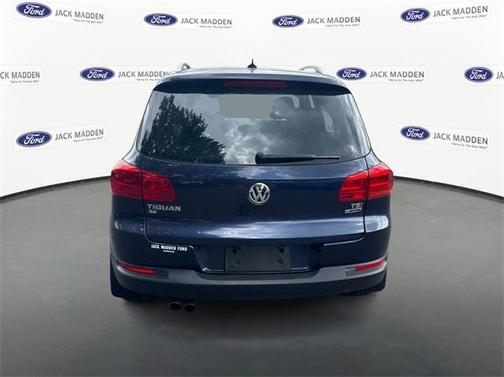2016 Volkswagen Tiguan SE
