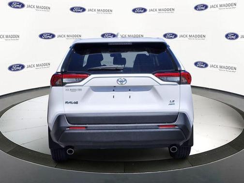 Ice 2023 Toyota RAV4 LE