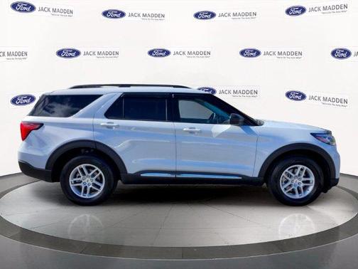 White Metallic 2025 Ford Explorer Active