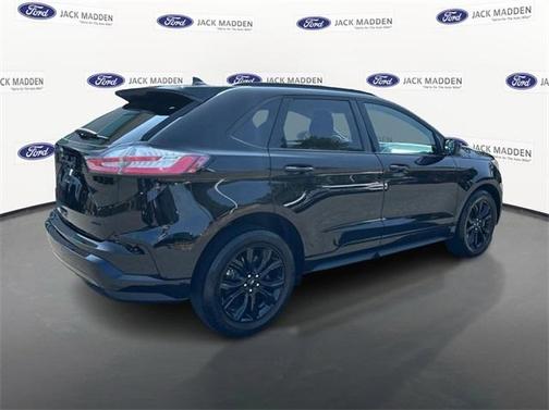 2022 Ford Edge SE