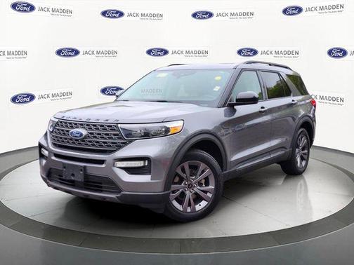 Gray Metallic 2022 Ford Explorer XLT