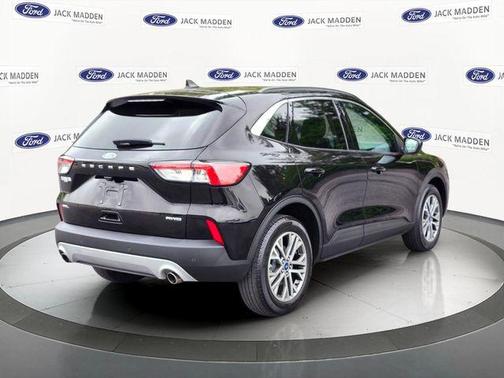 Black Metallic 2022 Ford Escape SEL