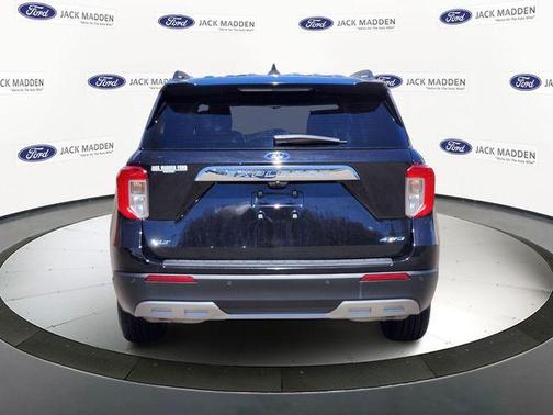 Black Metallic 2022 Ford Explorer XLT
