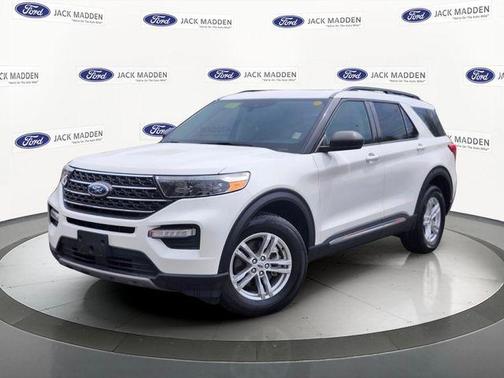 White Metallic 2022 Ford Explorer XLT