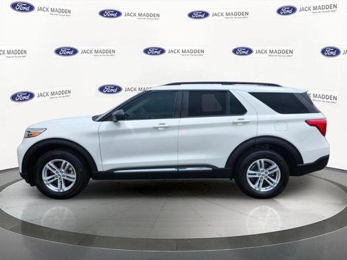 White Metallic 2022 Ford Explorer XLT