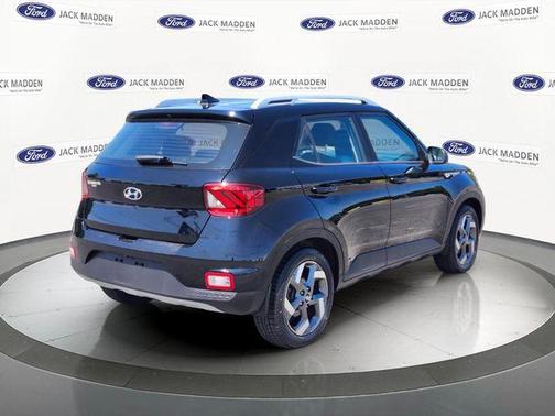 Black Noir Pearl 2022 Hyundai VENUE SEL