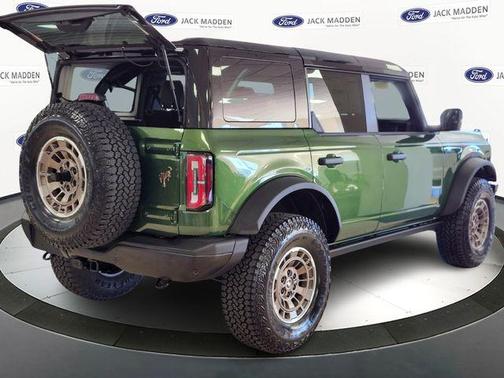 Eruption Green Metallic 2025 Ford Bronco Badlands