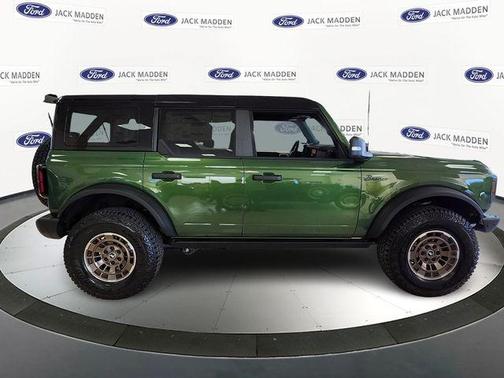Eruption Green Metallic 2025 Ford Bronco Badlands