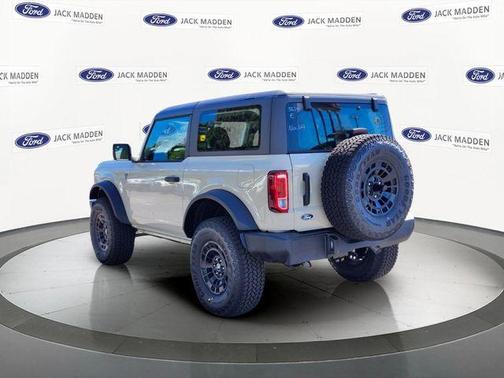 Desert Sand 2026 Ford Bronco Base