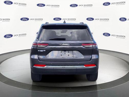 Metallic 2023 Jeep Grand Cherokee 4xe Base