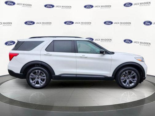 White Metallic 2023 Ford Explorer XLT