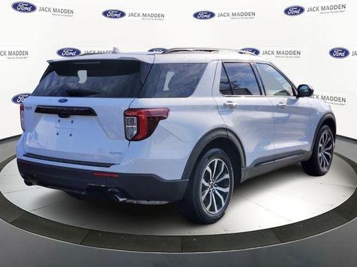 2022 Ford Explorer ST-Line