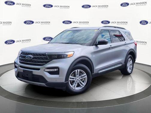 Silver Metallic 2023 Ford Explorer XLT
