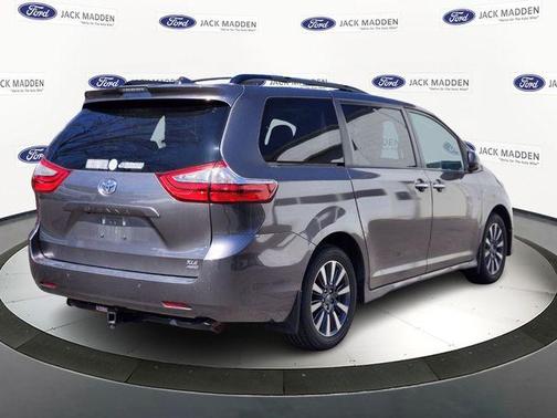 2018 Toyota Sienna XLE Premium