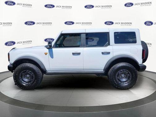 Oxford White 2025 Ford Bronco Badlands