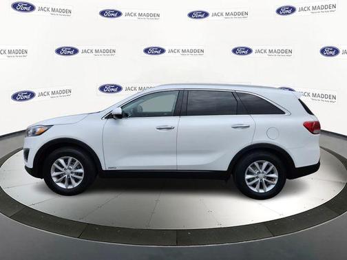 Snow White Pearl 2018 Kia Sorento LX