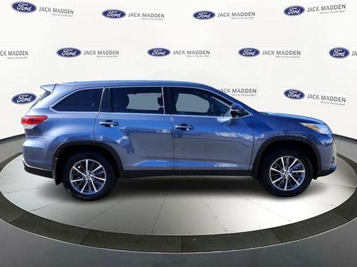 Blue 2019 Toyota Highlander XLE
