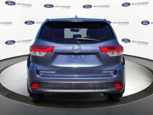 Blue 2019 Toyota Highlander XLE