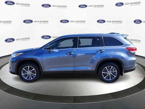 Blue 2019 Toyota Highlander XLE