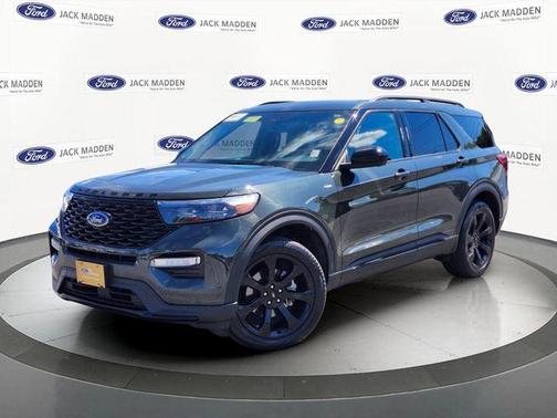 Green Metallic 2023 Ford Explorer ST-Line