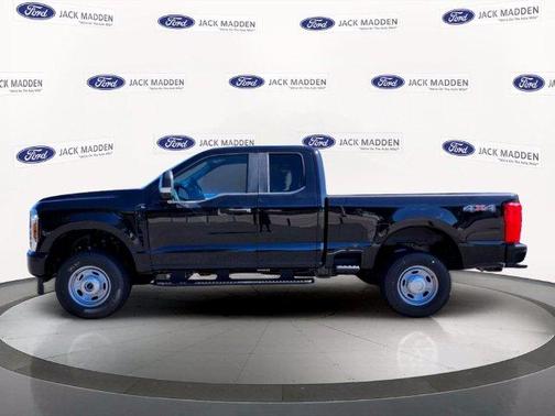 Agate Black Metallic 2027 Ford F-250 XL