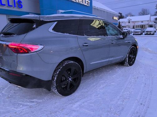 2023 Buick Enclave Essence AWD