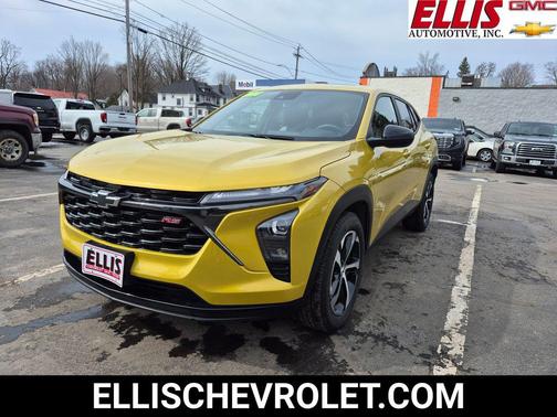 Nitro Yellow Metallic 2024 Chevrolet Trax FWD 1RS