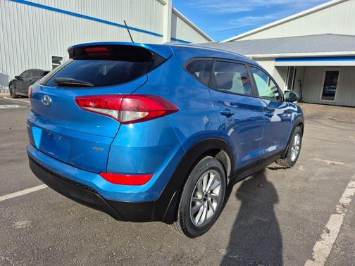 2016 Hyundai TUCSON SE