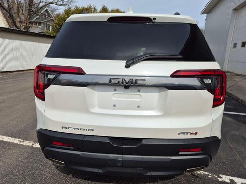 White Frost Tricoat 2023 GMC Acadia AWD AT4