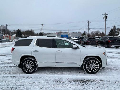 2024 GMC Acadia Denali