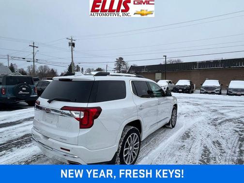 2024 GMC Acadia Denali