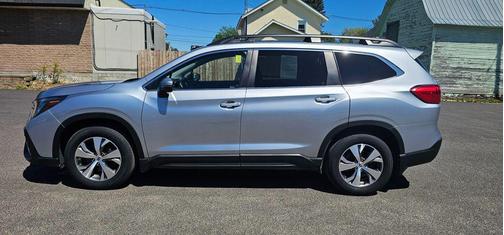 Ice Silver Metallic 2023 Subaru Ascent Premium 8-Passenger