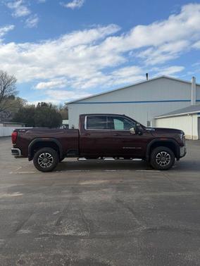 Redwood Metallic 2024 GMC Sierra 2500 SLE