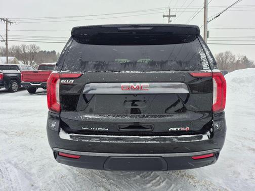 2024 GMC Yukon XL 4WD AT4