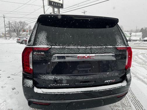 2024 GMC Yukon XL 4WD AT4