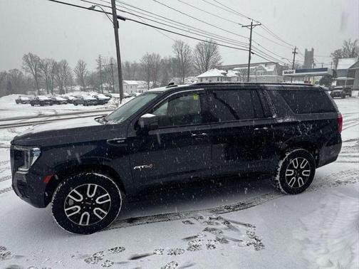 2024 GMC Yukon XL 4WD AT4