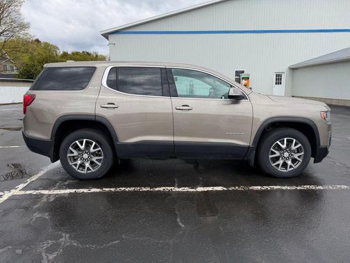 Light Stone Metallic 2023 GMC Acadia AWD SLE