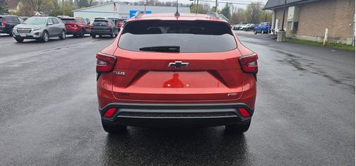 Cayenne Orange Metallic 2024 Chevrolet Trax FWD 2RS
