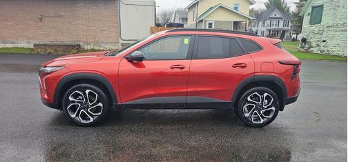 Cayenne Orange Metallic 2024 Chevrolet Trax FWD 2RS