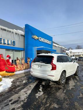 2020 Volvo XC90 T5 Momentum